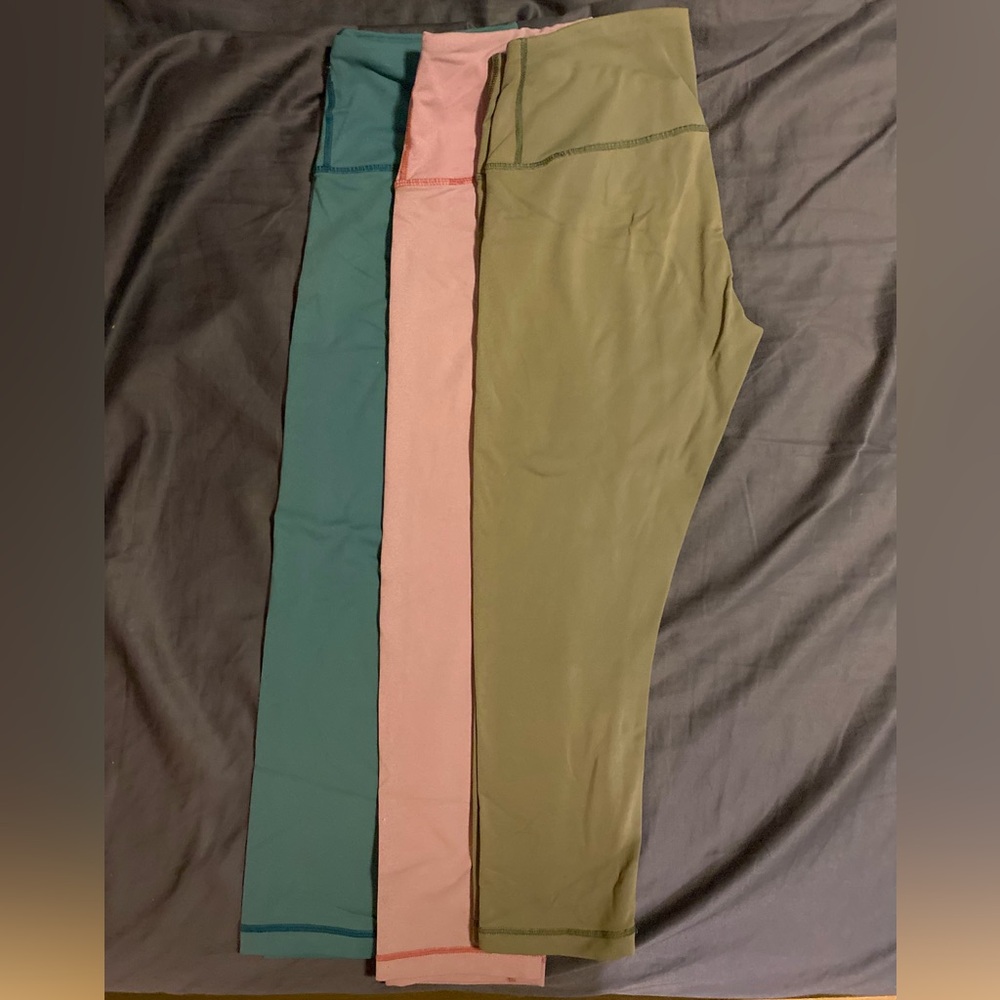 90 Degree Capri Leggings